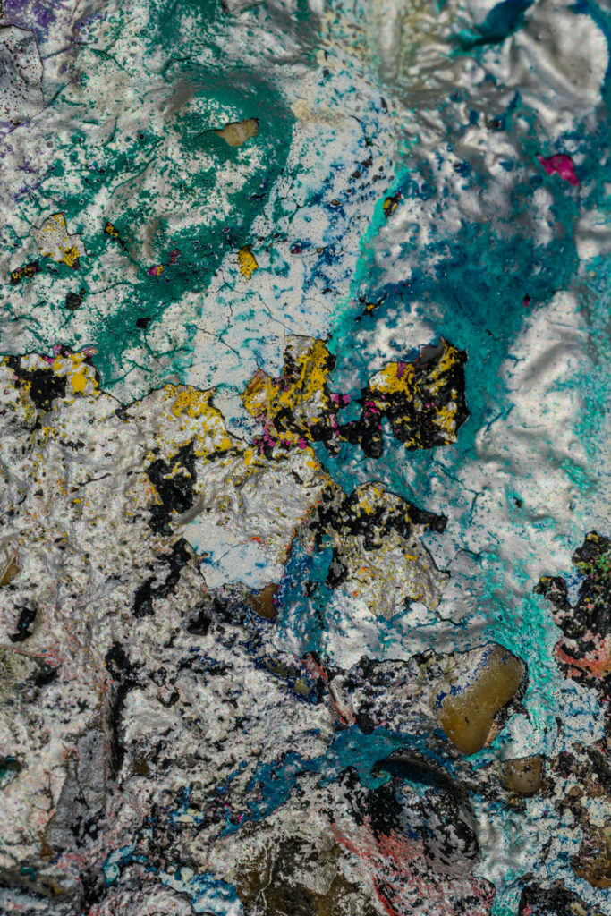 Photographie « Psychédélique #13 », série Psychédélique de Sabine Chabot : Infime partie d’un graffiti sur les blockhaus du Petit Nice.
