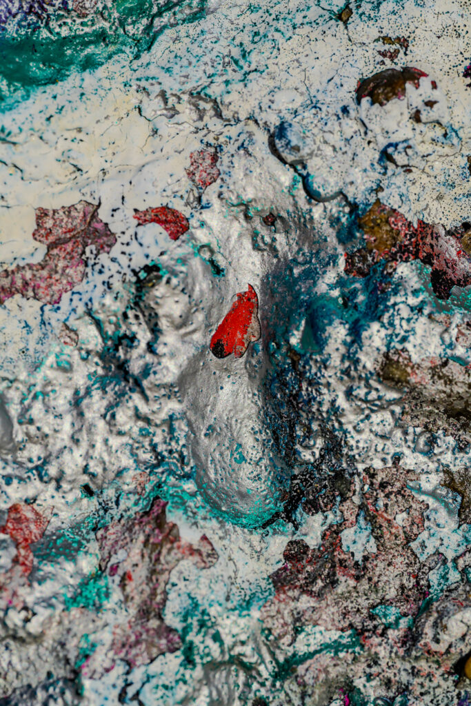 Photographie « Psychédélique #14 », série Psychédélique de Sabine Chabot : Infime partie d’un graffiti sur les blockhaus du Petit Nice.