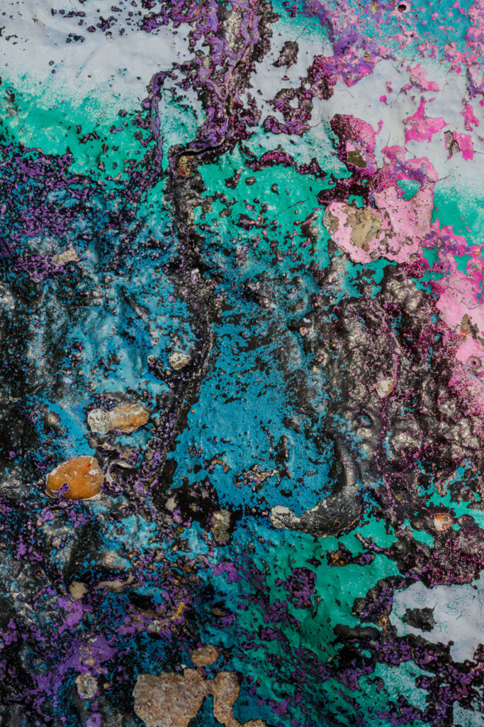 Photographie « Psychédélique #16 », série Psychédélique de Sabine Chabot : Infime partie d’un graffiti sur les blockhaus du Petit Nice.