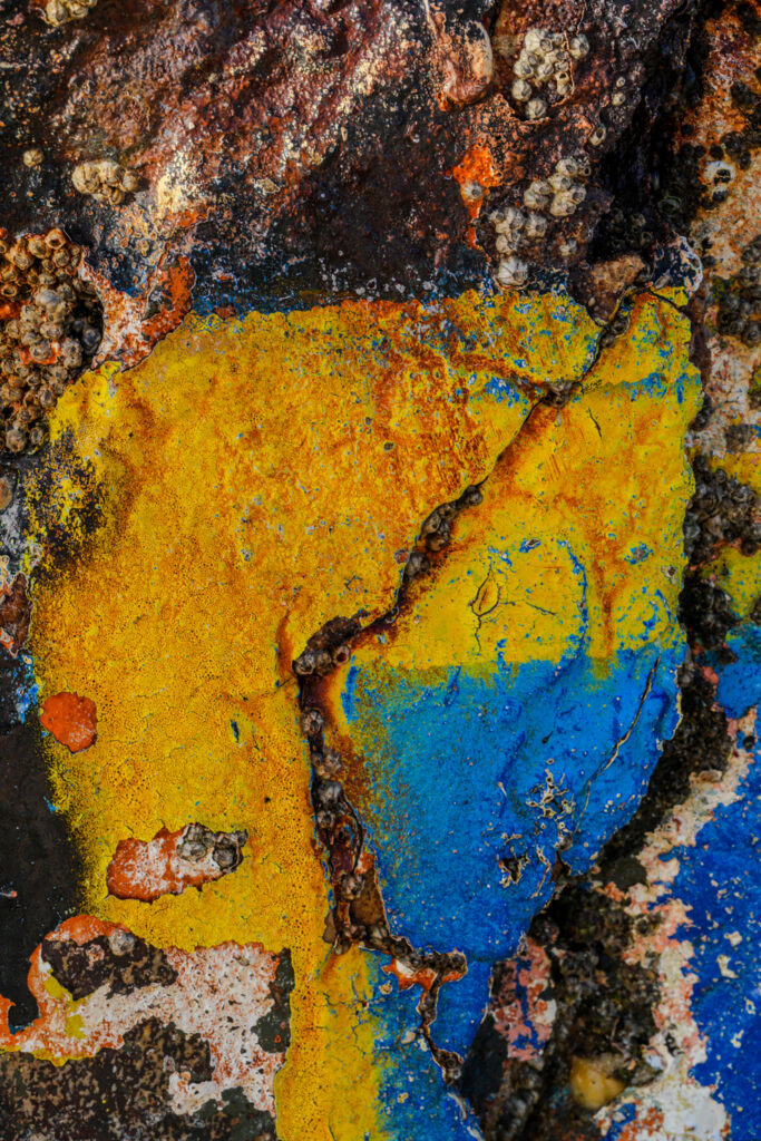 Photographie « Psychédélique #4 », série Psychédélique de Sabine Chabot : Infime partie d’un graffiti sur les blockhaus du Petit Nice.